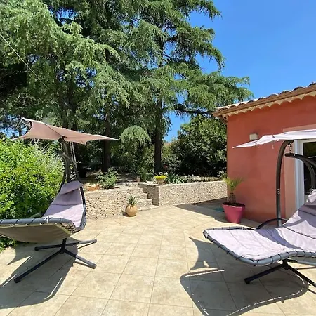 Vila Elegante Avec Piscine Protegee